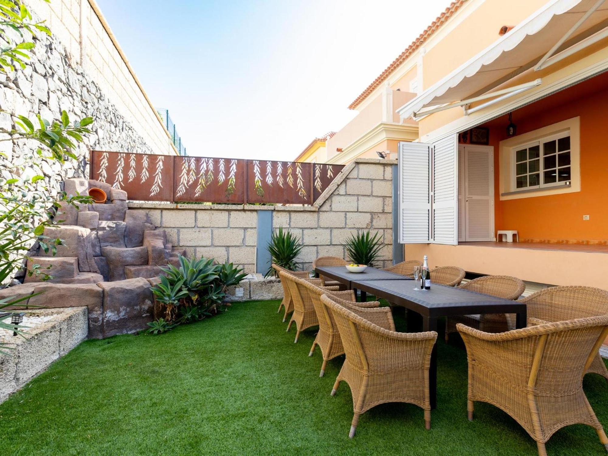 Dom wakacyjny Incredible Fuente, Ocean View, Heated Pool! Costa Adeje (Tenerife)