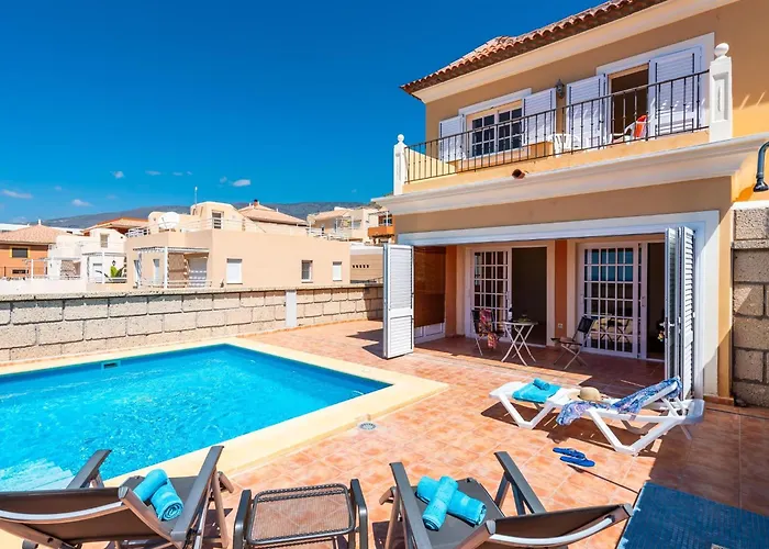 Incredible Villa Fuente, Ocean View, Heated Pool!