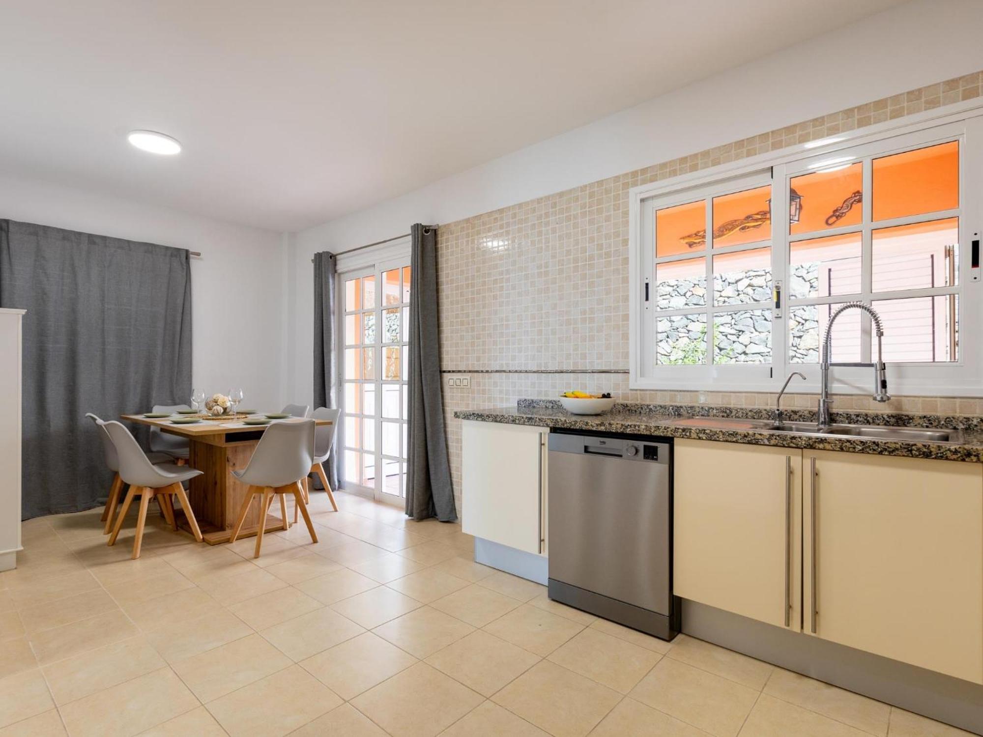 Incredible Fuente, Ocean View, Heated Pool! Hébergement de vacances